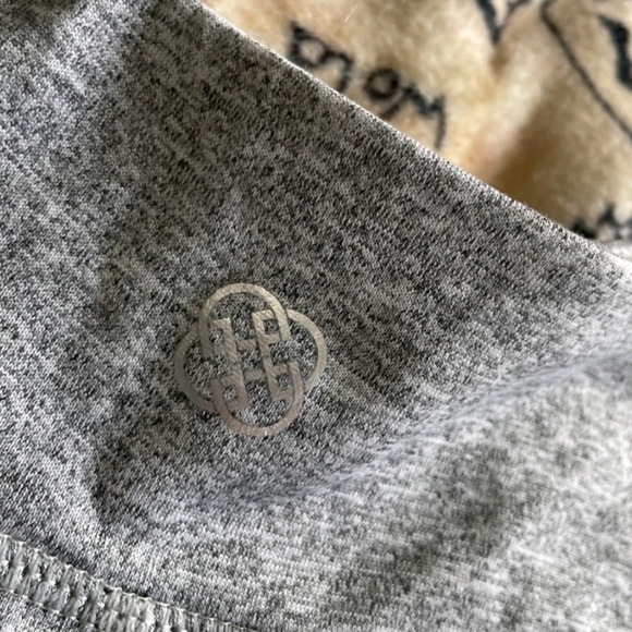 NWT Daisy Fuentes Size Medium Gray Athletic Leggings - Picture 8 of 8